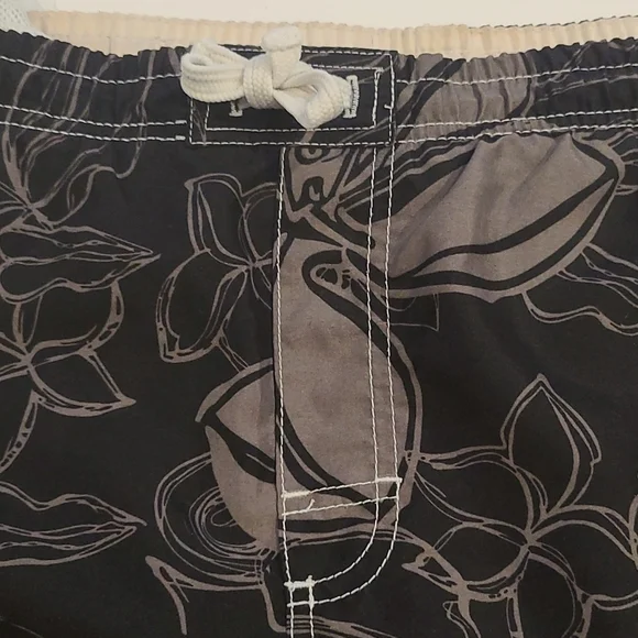 3/$20 US Apparel Black & Tan Hawaiian Print Swim Trunks - Picture 5 of 7